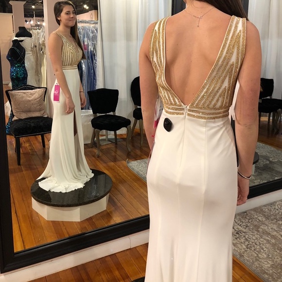 Prom dress only worn once size 2 - Picture 3 of 6